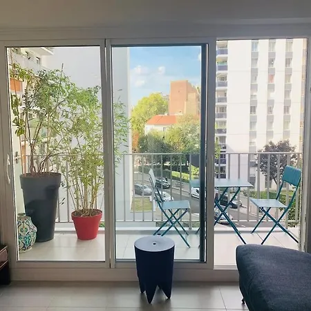 Cozy With Terrace