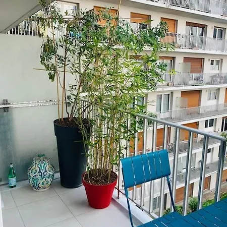 Appartement Cozy With Terrace Parijs