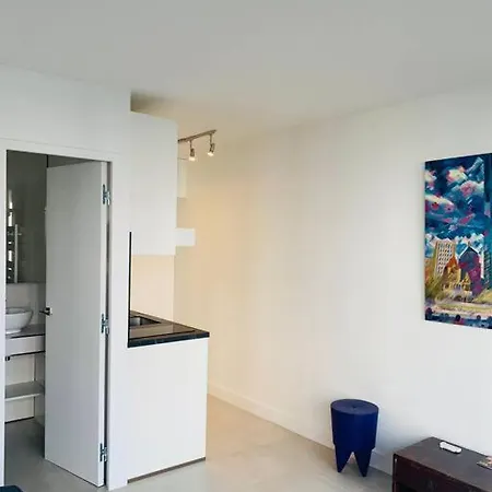 Cozy With Terrace Apartment Paris