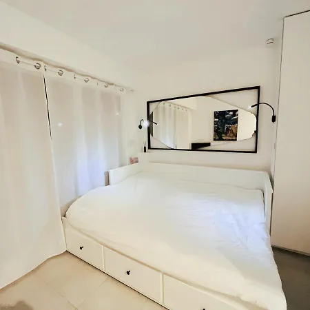 Cozy With Terrace Daire *