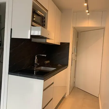 Cozy With Terrace Apartament